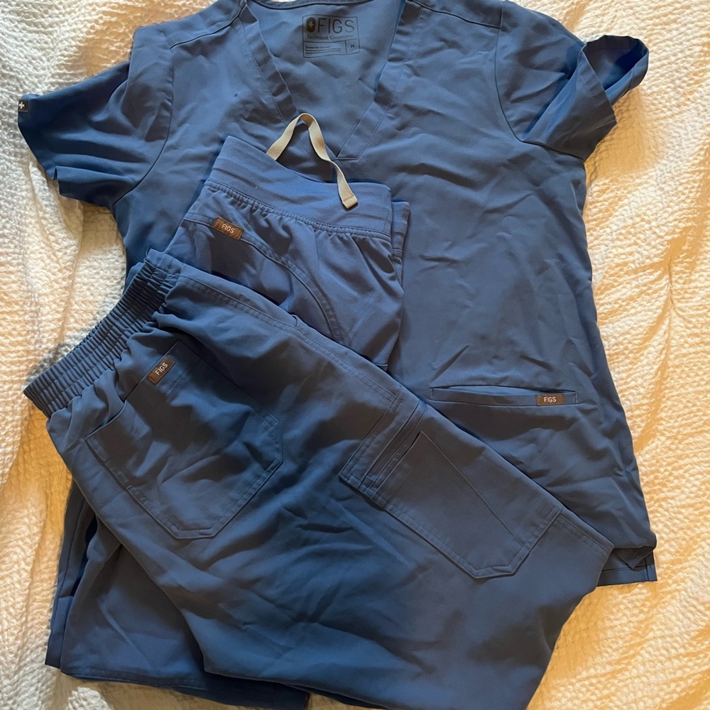 Figs scrubs